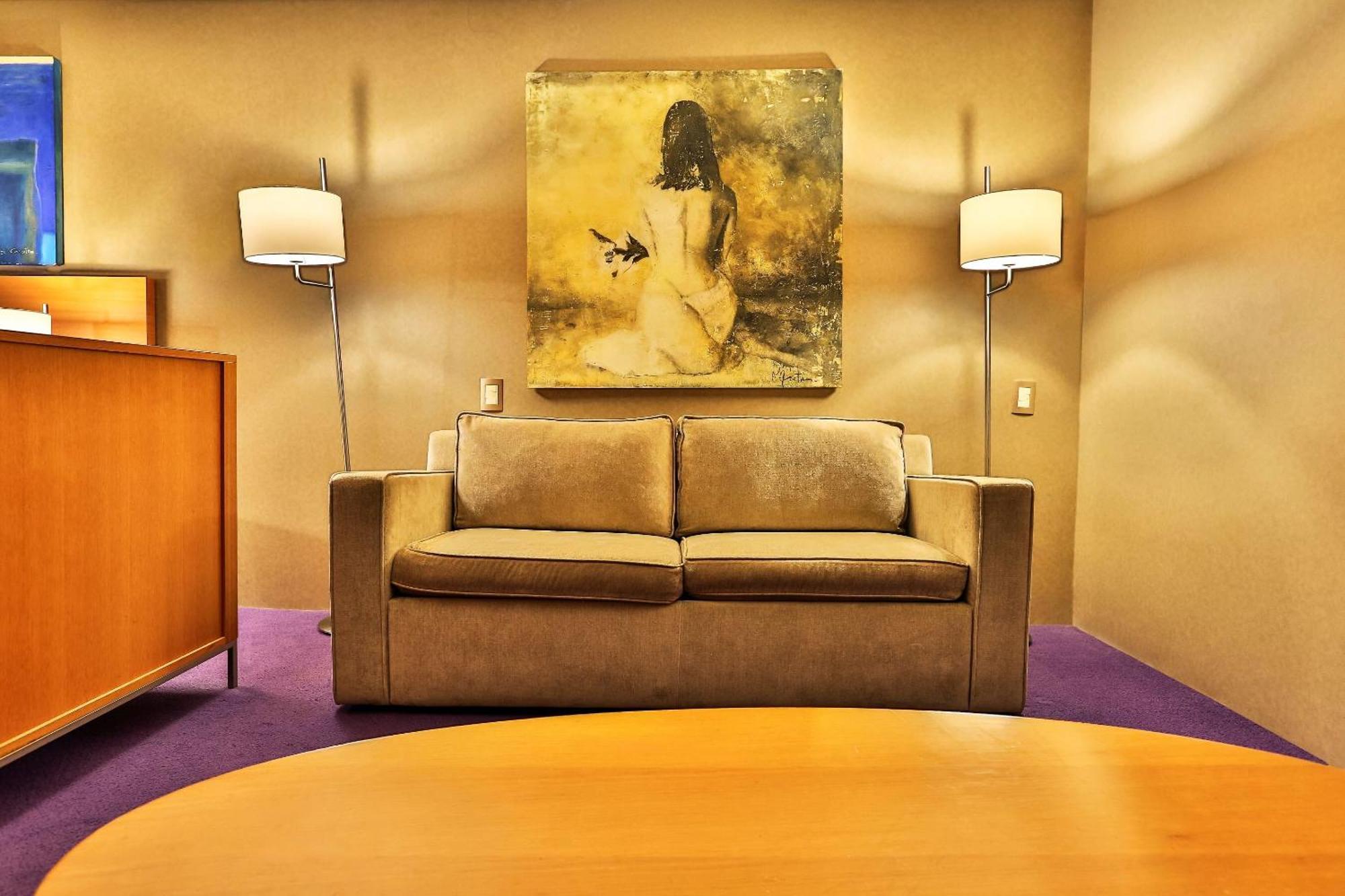 กามีโน เรอัล ซานตาเฟ่ Hotel เม็กซิโกซิตี้ ภายนอก รูปภาพ A painting by the artist