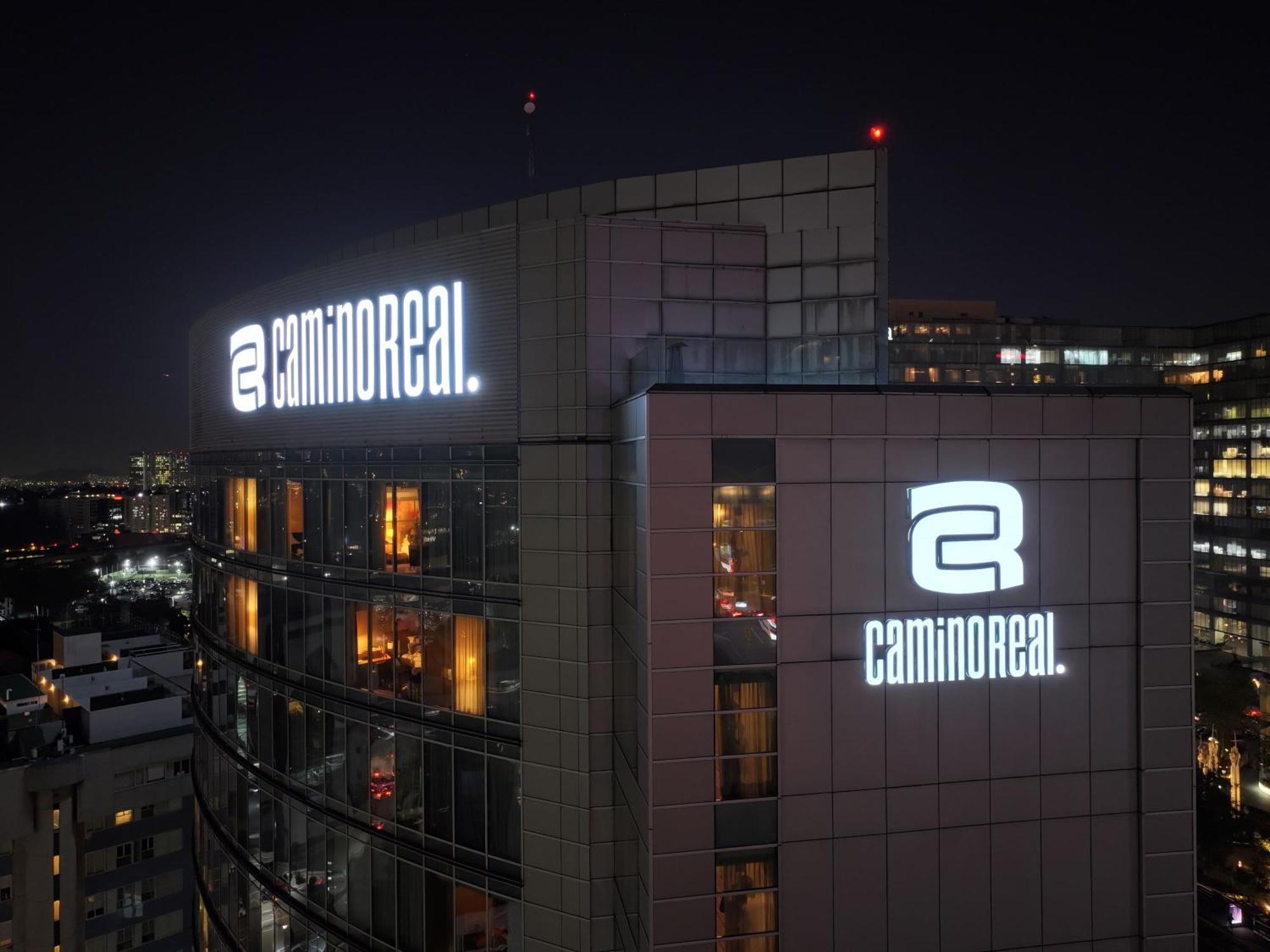 กามีโน เรอัล ซานตาเฟ่ Hotel เม็กซิโกซิตี้ ภายนอก รูปภาพ The Camino Real at night